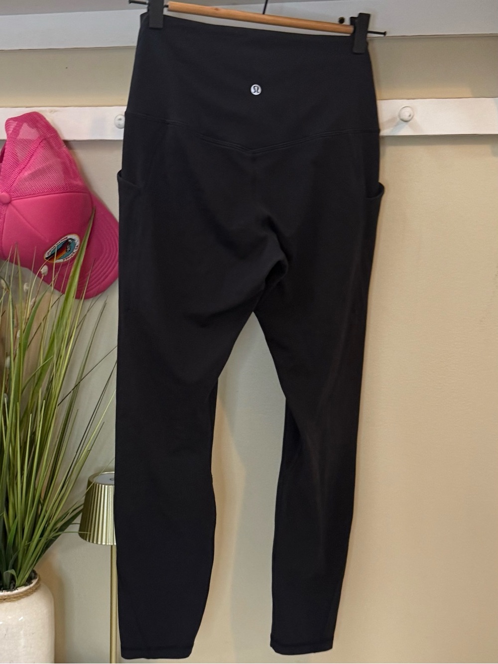 Lululemon Black Align 25” High Rise Leggings with Pockets Size 8 EUC